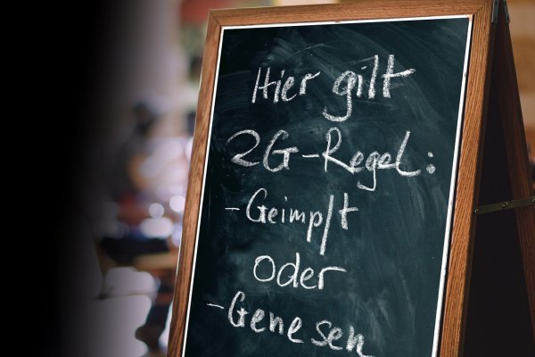 Tafel mit 2G-Regel